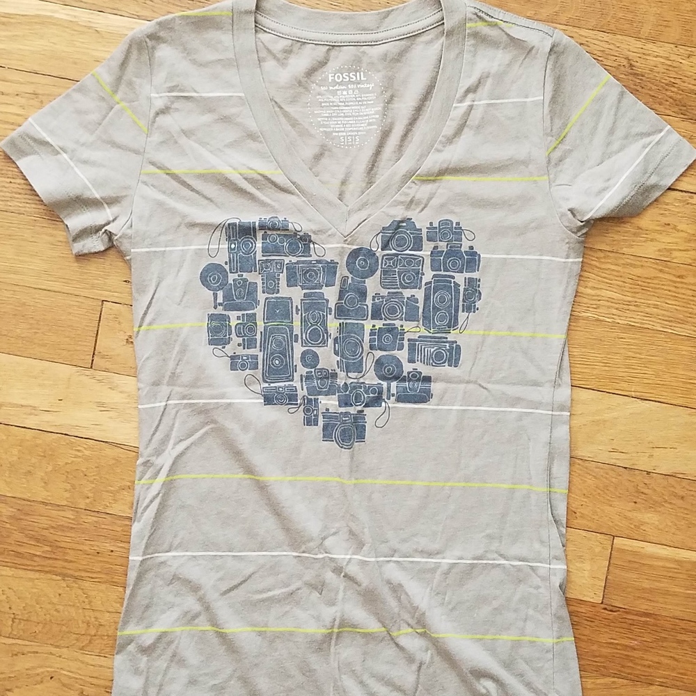 Fossil light gray shirt